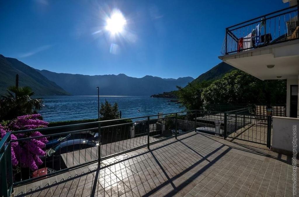 Daria Apartments Cattaro Esterno foto